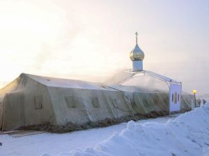 В самом холодном регионе России идут крещенские купания