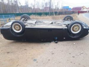 В Якутске перевернулся автомобиль: пострадали женщина и четырехлетний ребенок