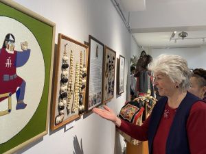 В Якутском музее им. Ем. Ярославского открылась выставка декоративно-прикладного творчества матерей