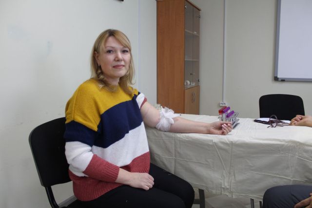 Сотрудники авиакомпании «Якутия» сдали более 30 литров крови в рамках донорской акции 