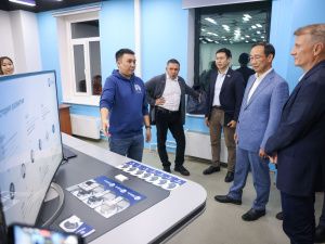 Глава Сбербанка ознакомился с разработками технопарка “Якутия”