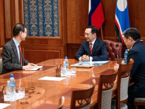 Айсен Николаев встретился с корейским профессором Канг Дук Су