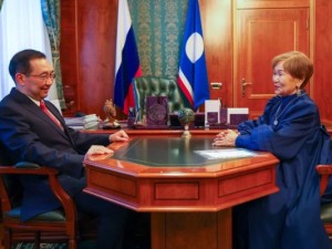 Глава Якутии Айсен Николаев встретился с председателем Высшего Совета старейшин Люлией Григорьевой