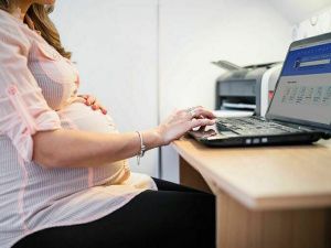 Курсы для беременных предложили создать на «Госуслугах»