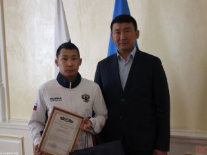 В Якутске чествовали победителей и призеров первого чемпионата мира по борьбе хапсагай