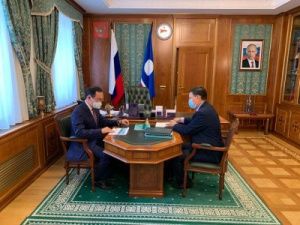 Глава Якутии провел рабочую встречу с генеральным директором Фонда будущих поколений