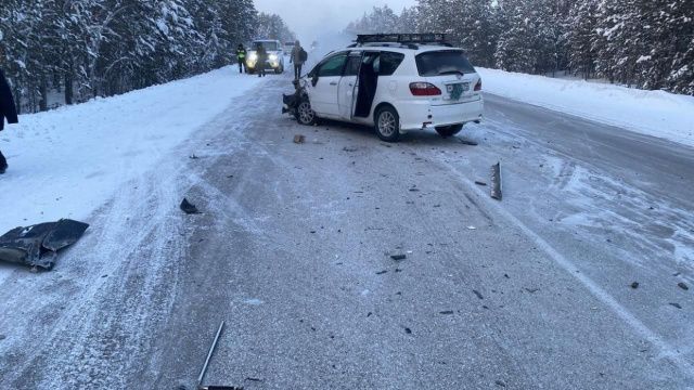 В Хангаласском улусе столкнулись две "Тойоты": Пострадала женщина