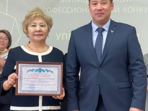 Глава улуса любить пожрать за бюджетные деньги?