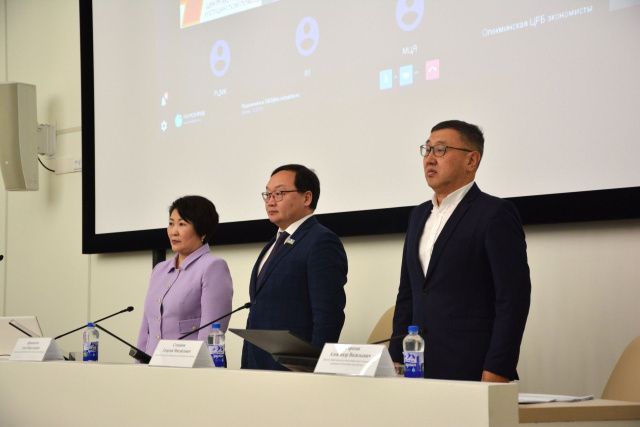 Для больниц Якутии в 2023 году закуплен 71 медицинский автомобиль и два мобильных комплекса