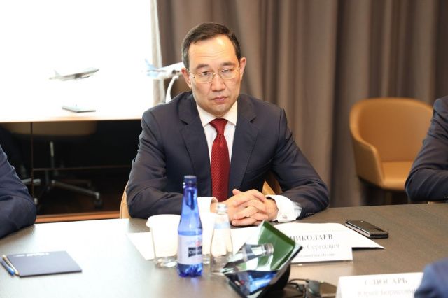 Глава Якутии Айсен Николаев встретился с генеральным директором Объединенной Авиастроительной Корпорации Юрием Слюсарем