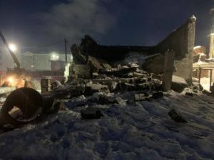 В Чурапче на теплотрассу обрушилось здание старой котельной. Без отопления остались более ста домов