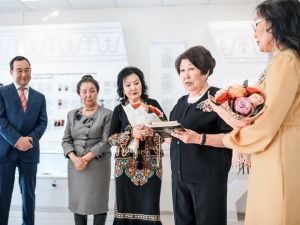 Мама Айсена Николаева рассказала, кто повлиял на ее жизнь