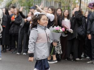 Евгений Григорьев поздравил школьников с Днем знаний