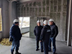 Дмитрий Садовников проверил ход строительства объектов в микрорайоне "Звездный"