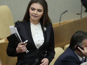 СМИ: Алина Кабаева за год заработала почти 800 млн рублей