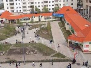 Торговому центру в центре Якутска назначили символическое наказание за вандальные надписи