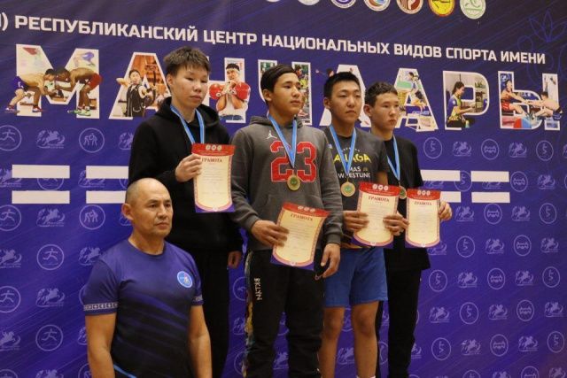 Юные якутские мас-рестлеры разыграли путёвки на первенство России