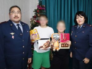 В г. Ленске руководство исправительного центра исполнило желания детей из семьи мобилизованного гражданина