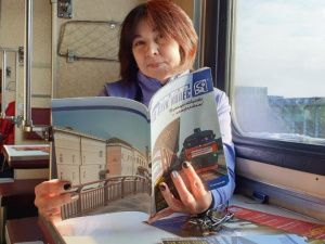 Журнал АО АК «ЖДЯ» «Под стук колес», который полюбили пассажиры
