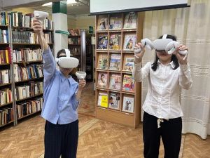 В библиотеке «Книга 03» Якутска новое оборудование: теперь можно читать и путешествовать виртуально