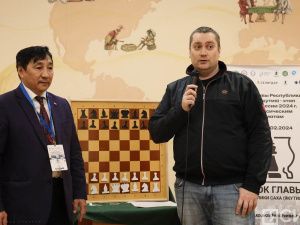 Международный гроссмейстер Дмитрий Кокарев дал мастер-класс для якутских шахматистов