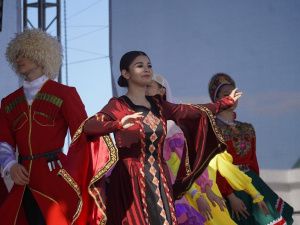 «Дружбой народов ковалась Победа»: многонациональный гимн памяти и единства