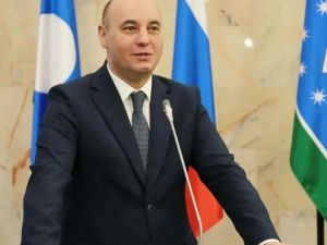 Александр Валинурович Басыров переизбран главой Мирнинского района