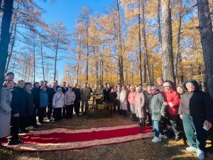 В селе Амгинского района открыли памятник народному писателю Якутии Василию Харысхалу