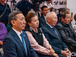 Собрание общественности провели в Якутии в память о первом президенте республики