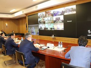 Глава Якутии рассмотрел первоочередные меры по предупреждению распространения коронавируса в районах республики