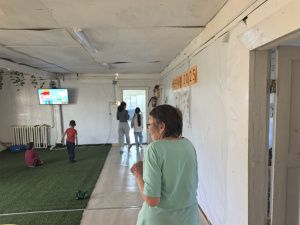 В затопленном Оймяконе 13 детей находятся в пункте временного размещения