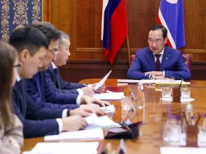 Айсен Николаев рассмотрел проблемы объектов жилищного строительства для переселенцев из аварийного жилья