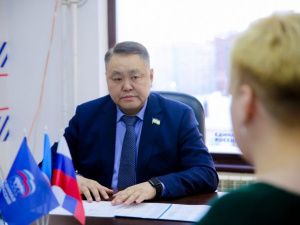 Председатель Якутской городской Думы Альберт Семенов провел личный прием граждан