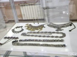 В Якутске открылась выставка украшений народов республики