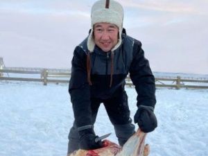 Фотофакт: Глава Якутии рад времени идэhэ