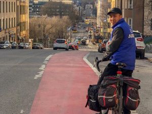 Два шахтера из Якутии путешествуют на велосипедах по Европе