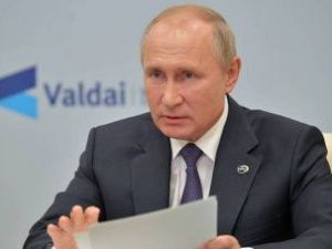 Путин заявил, что лично поручил разрешить Навальному вылететь в Германию