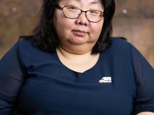 Жительница Якутска чуть не пострадала у здания Скорой медицинской помощи