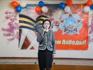 Сардана Авксентьева поздравила жителей дома-интерната для престарелых и инвалидов 