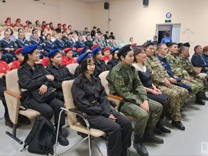 Юнармейцы, курсанты и кадеты встретились с отцом Героя России Дмитрия Егорова