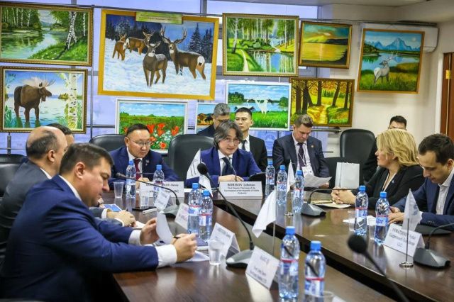 Джулустан Борисов выступил на сессии по развитию нефтегазовой промышленности на I Дальневосточном форуме недропользования в Якутске