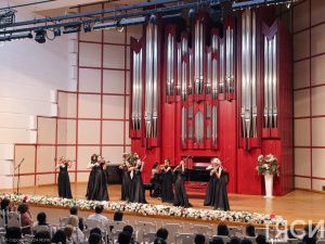 Бурными овациями завершился концерт ансамбля «Виртуозы Якутии» в Казахстане