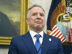 Спецпосланник Трампа планирует посетить Москву, пишут СМИ