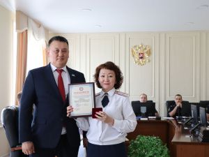 В преддверии Дня России в УФСИН состоялась церемония награждения сотрудников Благодарностями и Благодарственными письмами Главы Республики Саха (Якутия) Айсена Николаева, Правительства региона