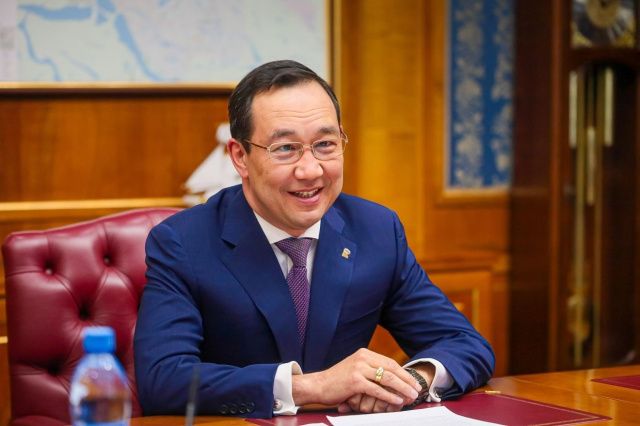 Айсен Николаев принял участие в последнем звонке университетского лицея СВФУ