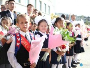 «Школа сохранится в традиционном виде». Замминистра просвещения России — об учебе во время и после пандемии и о 1 сентября