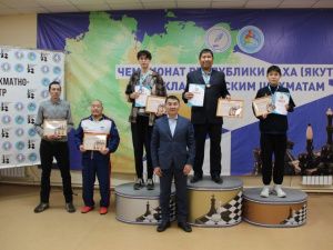 Дмитрий Егоров стал семикратным чемпионом Якутии по шахматам в Высшей лиге