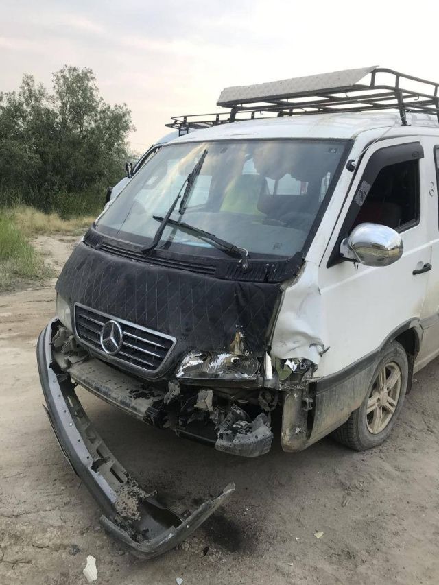 В Якутске при столкновении двух микроавтобусов пострадал подросток