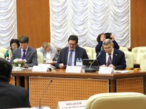 Функционирование государственных языков республик РФ обсудили в Якутске