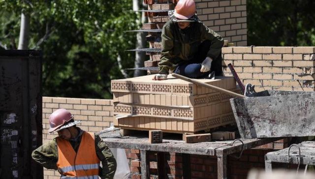 Власти Якутии планируют построить около 100 домов по пилотному проекту развития ИЖС